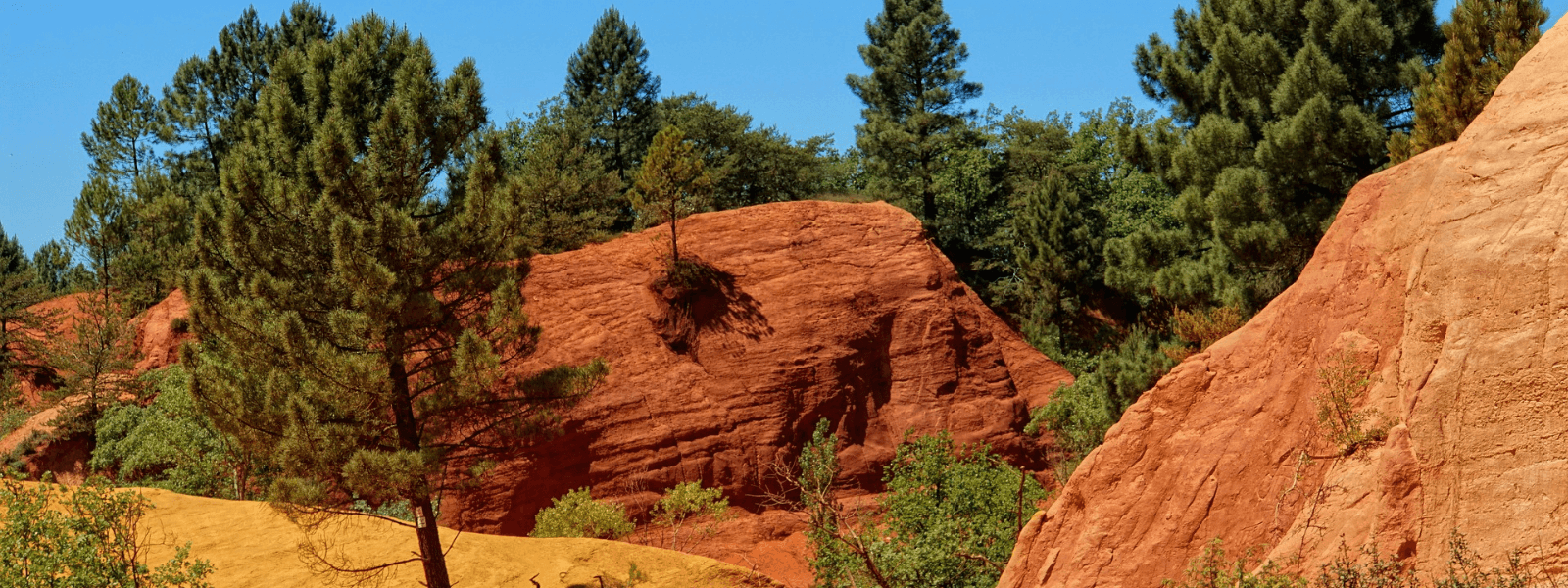CAMPASUN - À la découverte du Sentier des Ocres de Roussillon : Une aventure colorée au cœur du Luberon