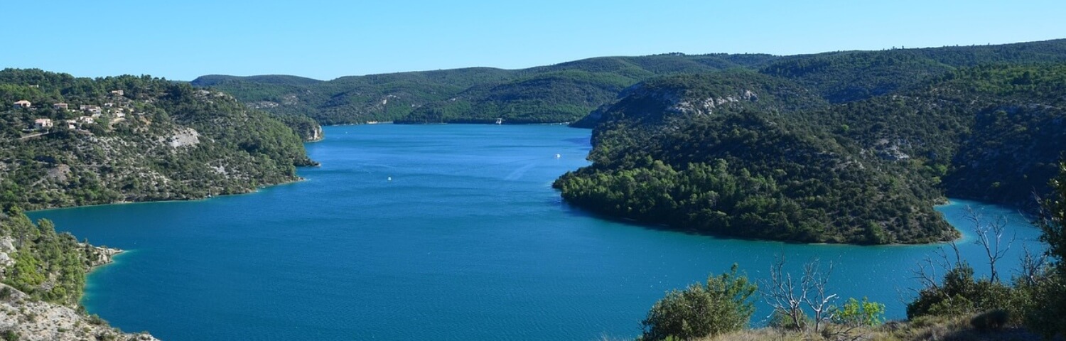 CAMPASUN - Découvrez le lac d’Esparron en Pédalo